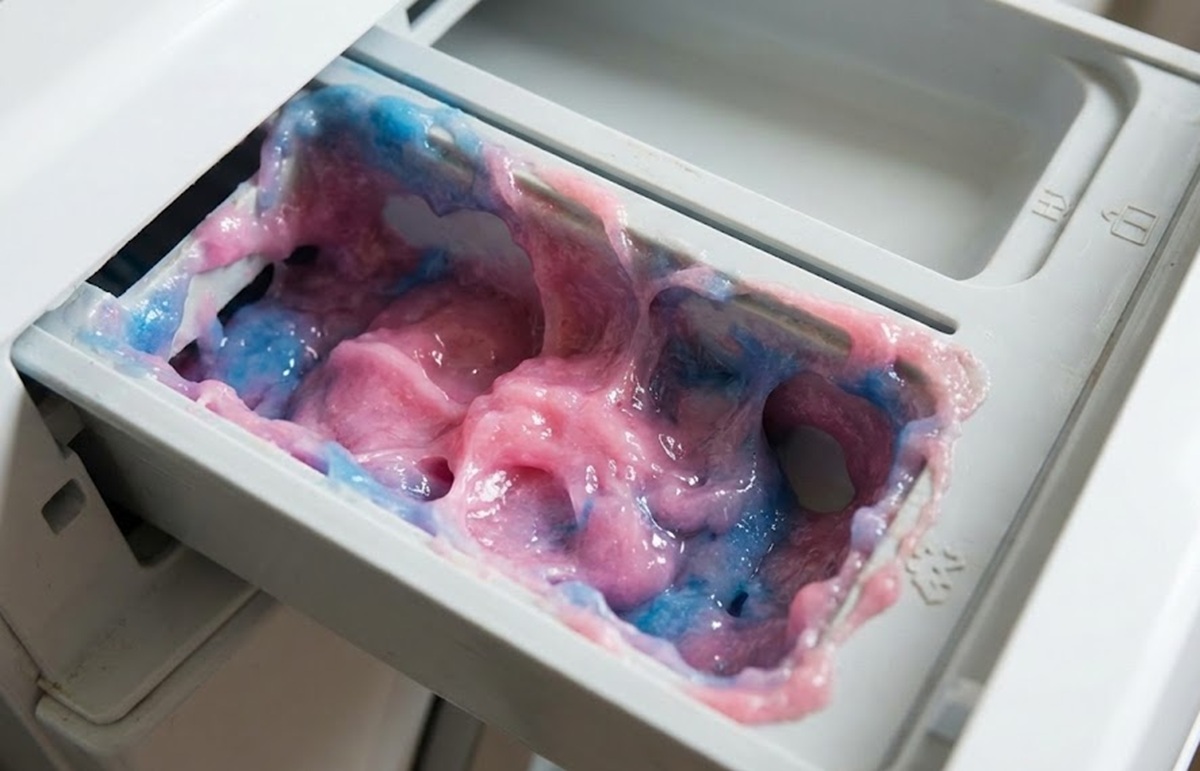 洗濯機のケース内で柔軟剤がドロドロに固まる化学的理由