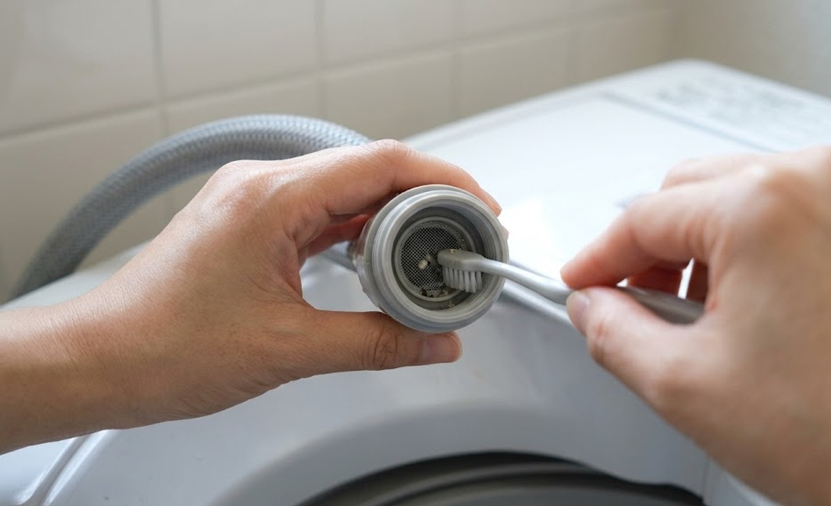 給水弁のフィルター掃除で洗濯機の水量を回復させる